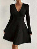 Damen Wickelkleid mit langen Ärmeln und gerippter Textur R&B