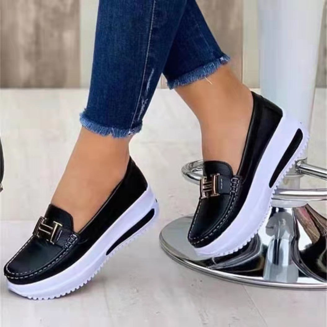 R&B Damen Loafer Slip-On PU Lederoptik Metall-Detail