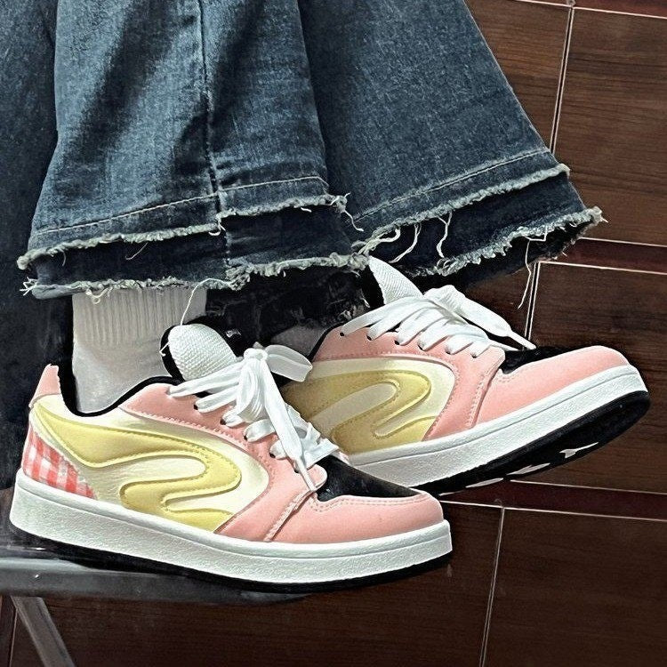 Damen Sneakers mit modischen Karodetails und atmungsaktiver Laufsohle