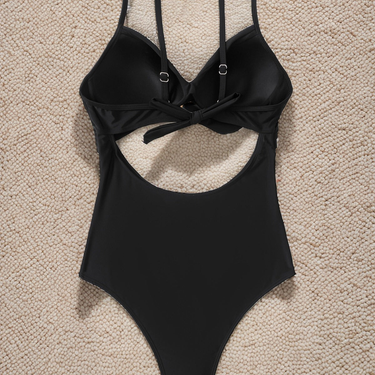 Damen Einteiliger Badeanzug mit modernem Cut-Out und elegantem Wickeldesign R&B