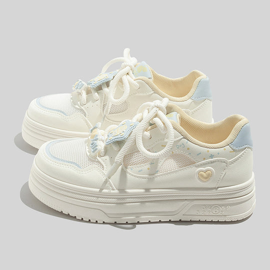 Damen Sneakers mit verspieltem Herzen-Motiv und atmungsaktiver Oberflächenstruktur R&B