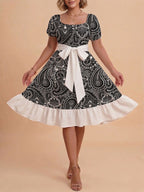 Damen Verspieltes Maxikleid mit Bärenmuster und taillierbarem Band EB