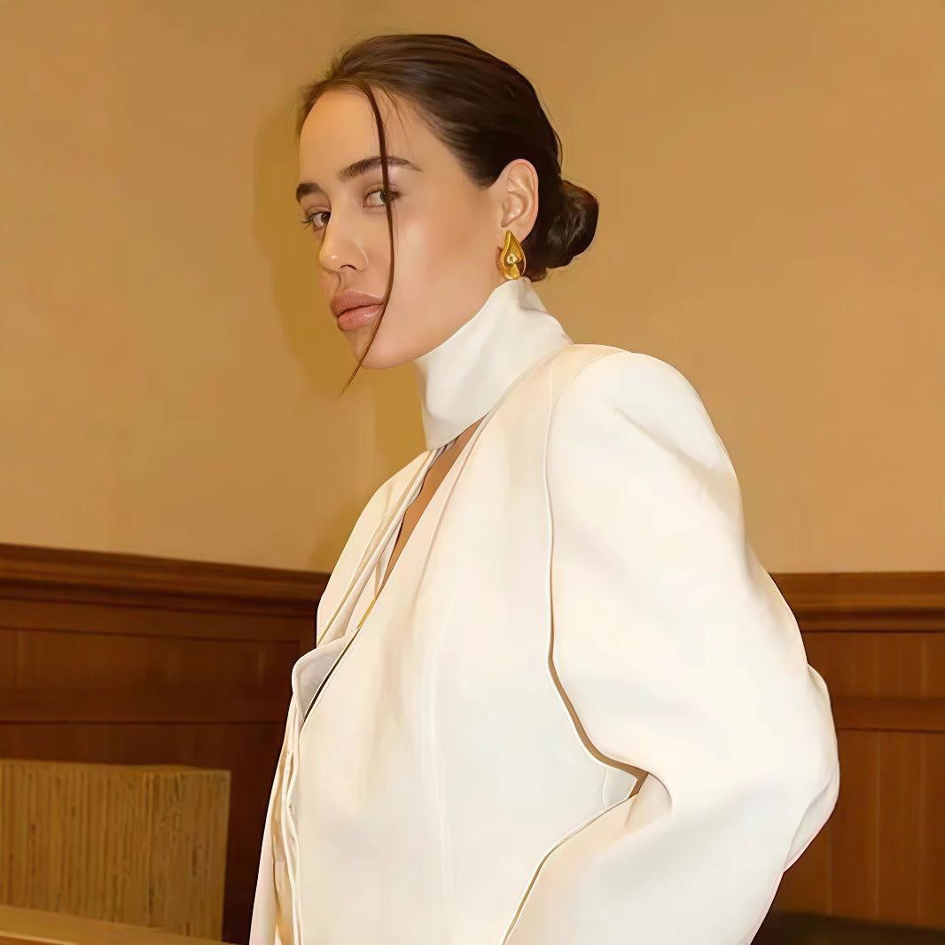 Damen Elegante gestreifte Bluse mit schmeichelndem V-Ausschnitt und schmalem Gürtel R&B