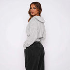 Damen cropped Strickjacke mit detailliertem Zopfmuster und hohem Kragen R&B