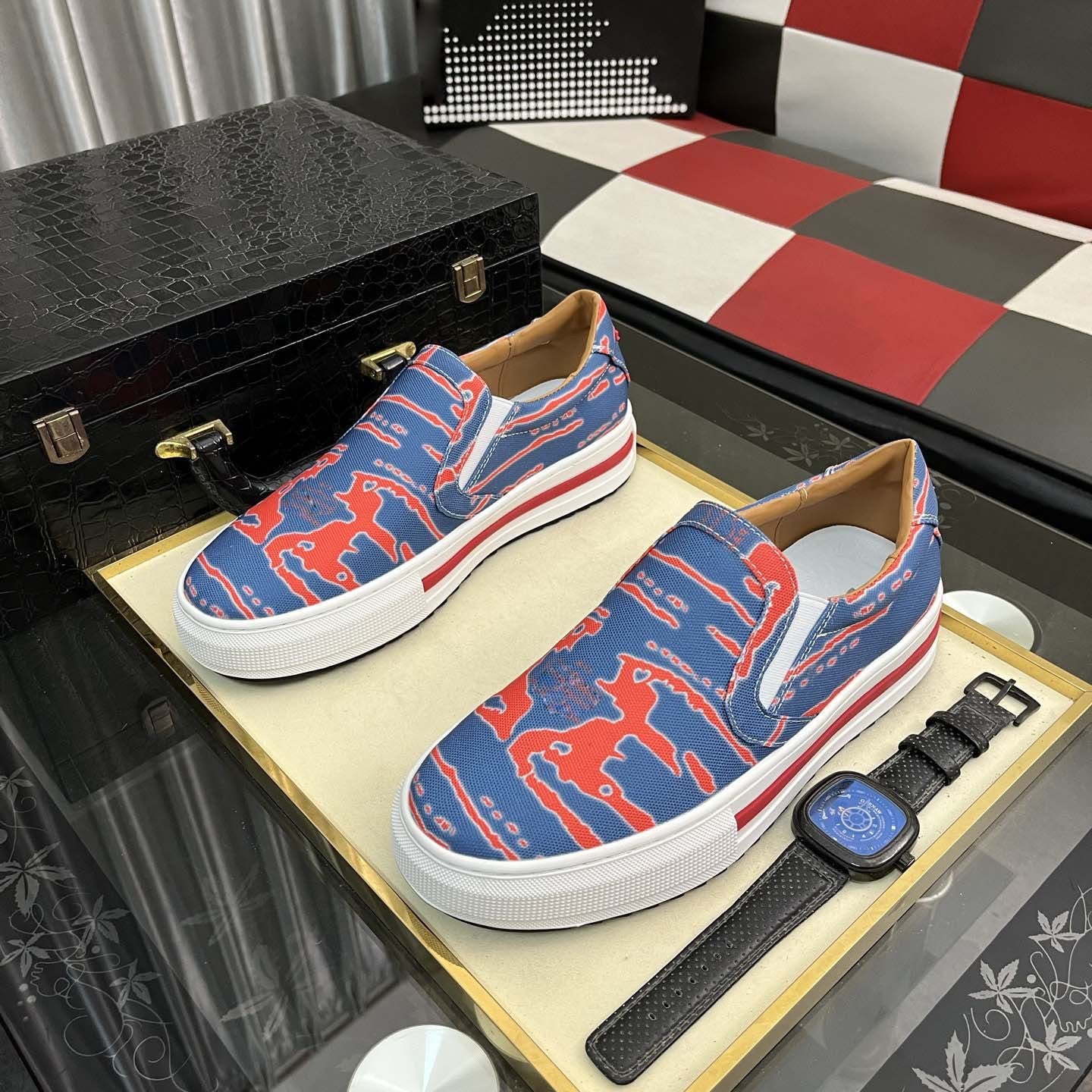 Damen Slip-On Sneakers mit innovativem Druckdesign R&B