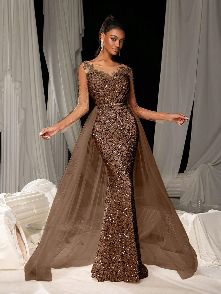 Damen Glamouröses Abendkleid mit schimmerndem Spitzenoberteil und fließendem Tüllumhang R&B
