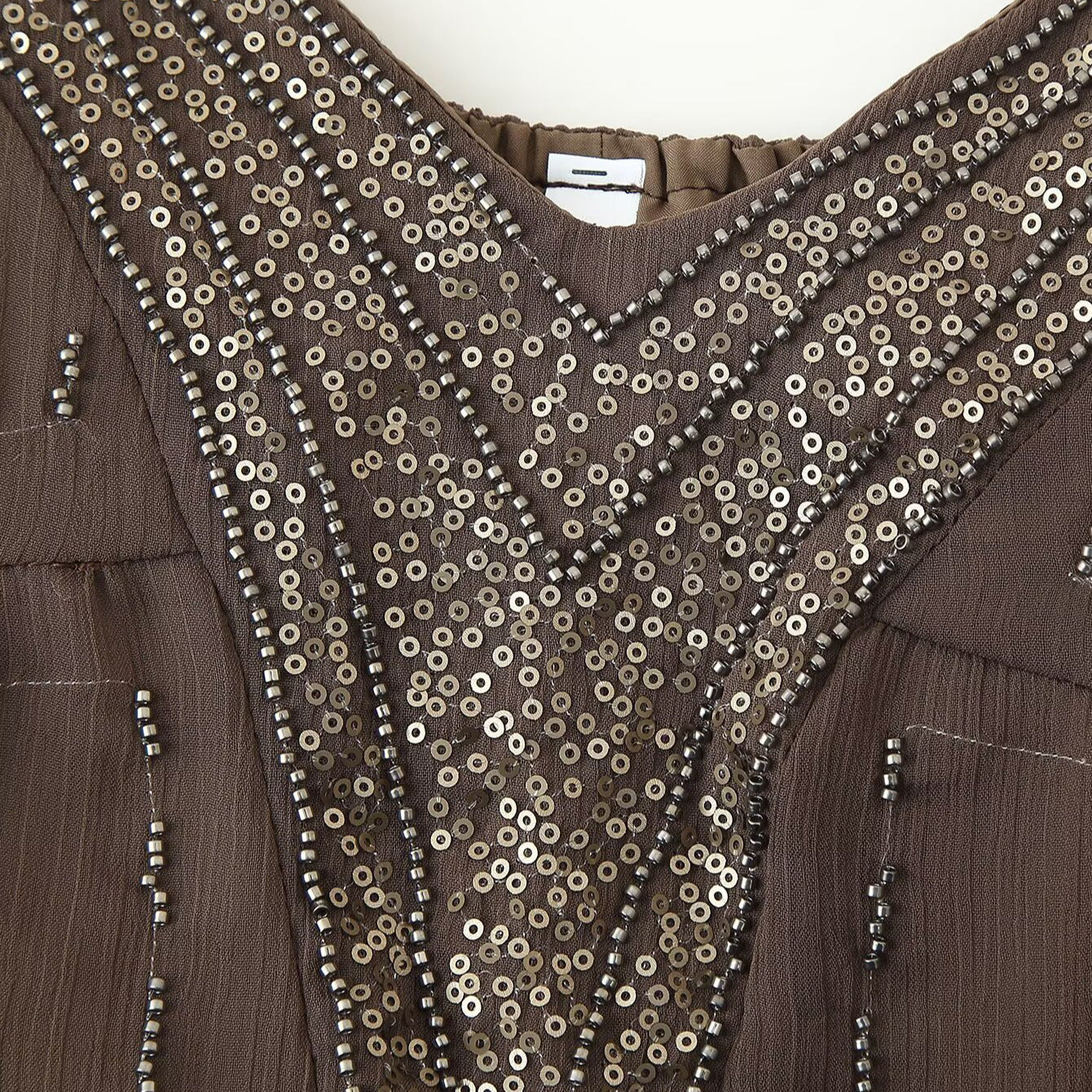 Damen Sommerliches Kleid mit elegantem V-Ausschnitt und raffinierten Rüschendetails R&B
