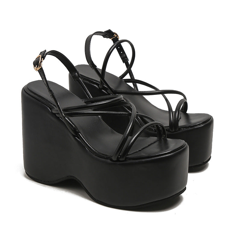 Damen Plateau-Sandaletten mit eleganten Riemen R&B