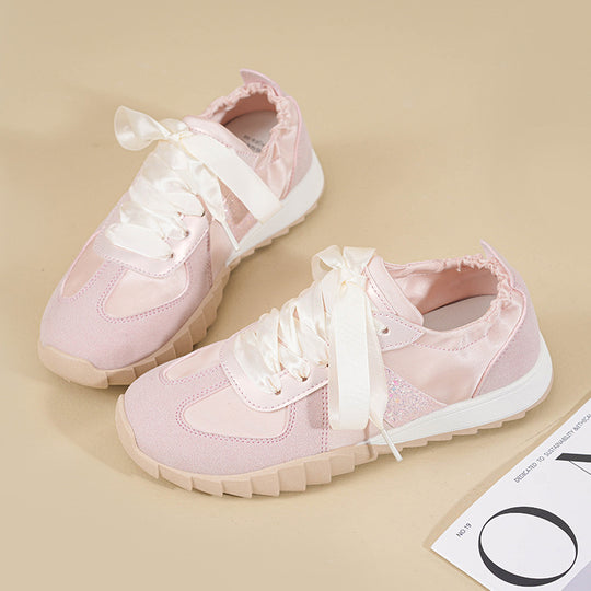 Damen Sneakers mit glänzenden Schnürsenkeln und atmungsaktivem Mesh-Obermaterial R&B