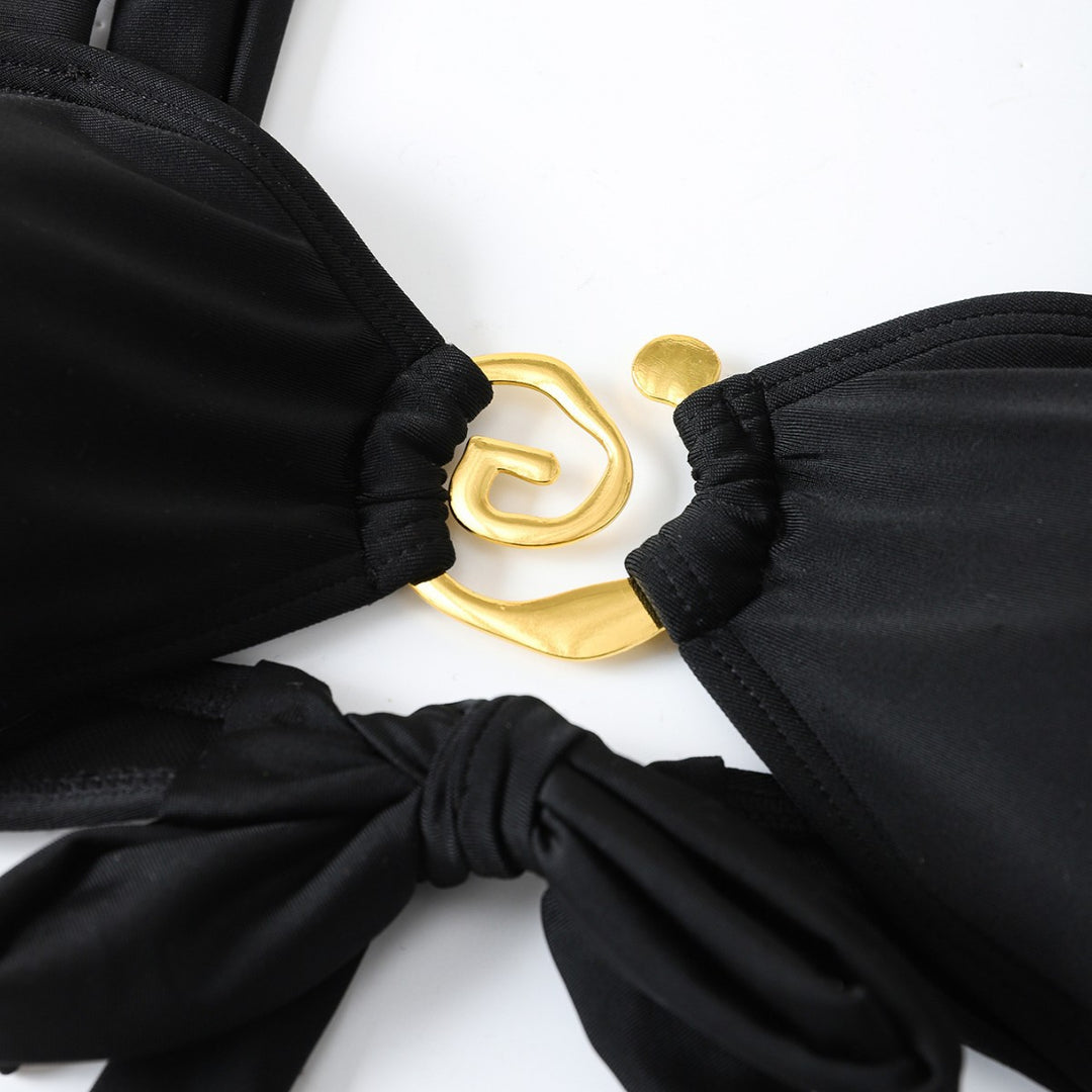 Damen Elegant geschnittenes Bikini-Set mit dekorativen Metallelementen R&B