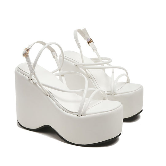 Damen Plateau-Sandaletten mit eleganten Riemen R&B