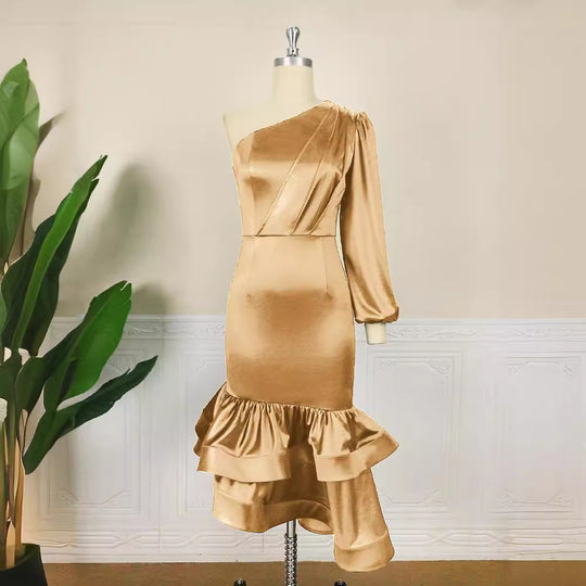 Damen Exquisites Satin-Kleid mit asymmetrischem Design und voluminösem Rüschen-Saum R&B