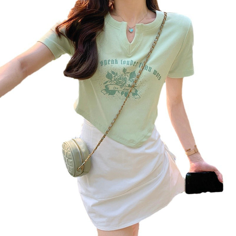Damen Kurzarmshirt mit elegantem Knopfdesign und kreativem Grafikdruck
