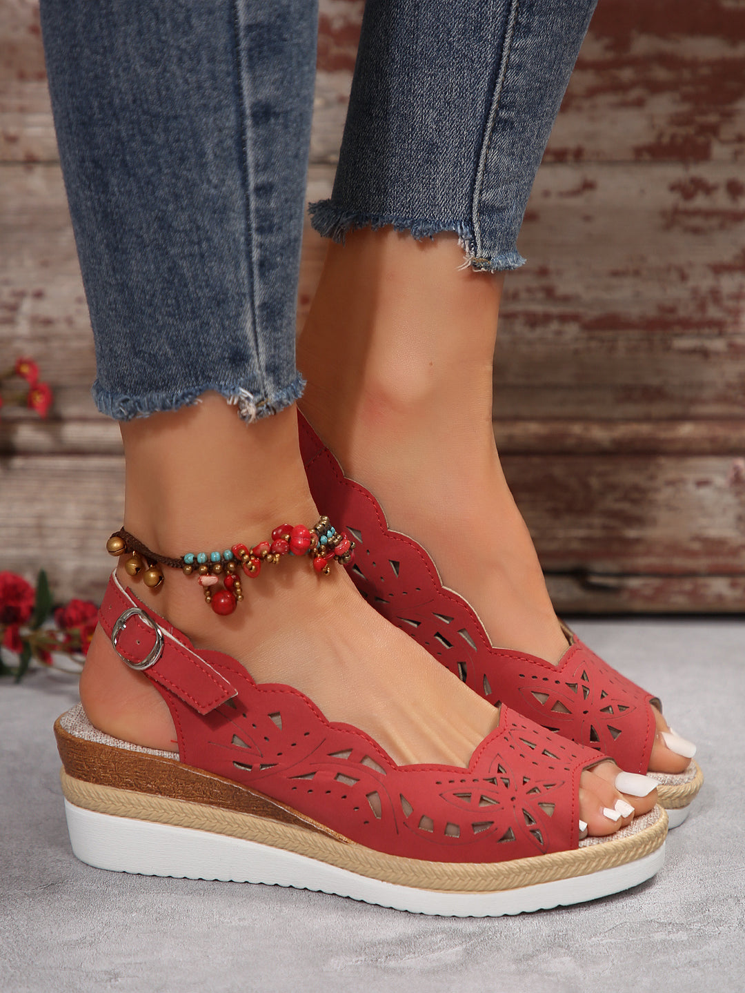 Damen Wedge-Sandalen mit elegantem Lochmuster und komfortabler Fußbettung R&B