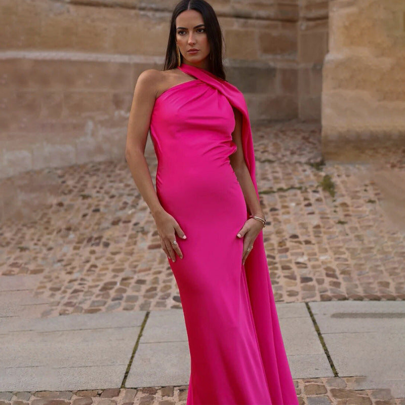 Damen Elegantes asymmetrisches Abendkleid mit schmalem Schnitt und raffinierten Details R&B