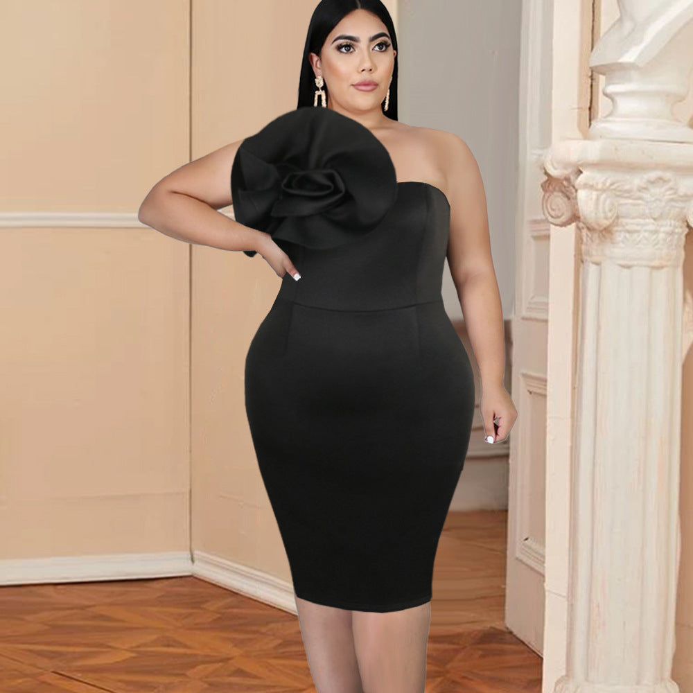 Damen Figurumspielendes Kleid mit asymmetrischem Oberteil und voluminösem Blütenakzent R&B