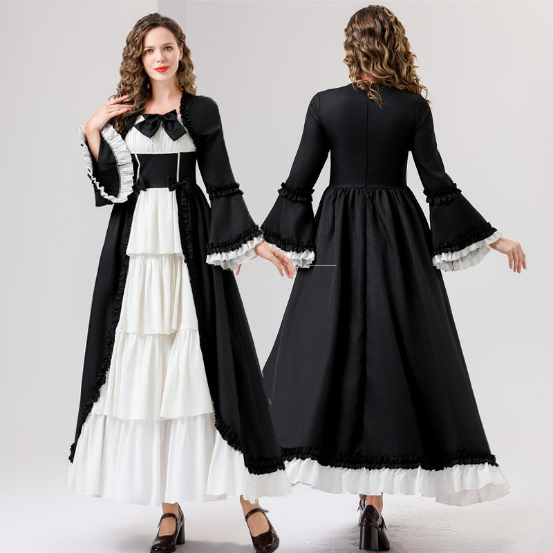Damen historisches Kleid mit eleganten Rüschen und modernen Akzenten R&B