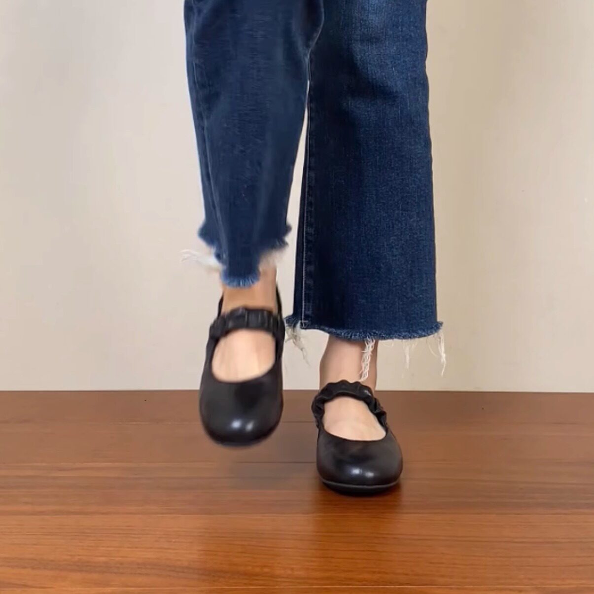 Damen Ballerinas mit elastischem Riemendesign und ergonomischer Fußbettgestaltung R&B