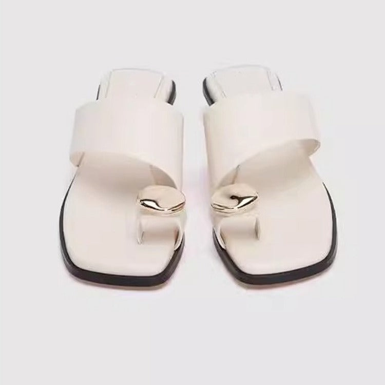 Damen elegante Zehentrenner-Sandalen mit modischen Riemen und goldfarbenem Akzent R&B