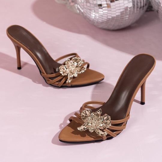 Damen geschlossene Pantolette mit funkelnder Blumenapplikation R&B