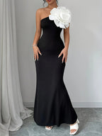 Damen figurbetontes Maxikleid mit asymmetrischem Design und dekorativer Blütenapplikation R&B