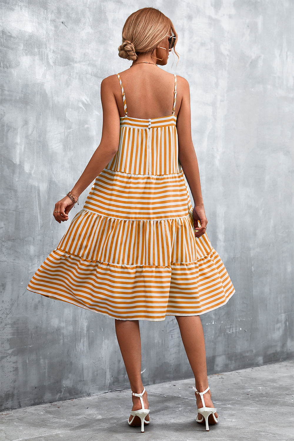 Damen Luftiges Gestreiftes Maxikleid mit Rüschendetails und verstellbaren Trägern R&B