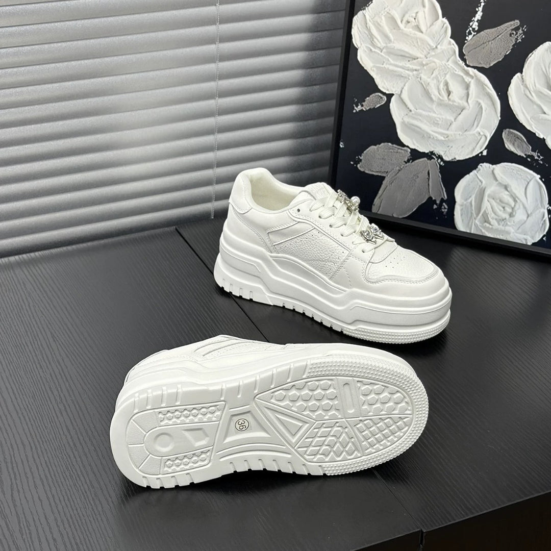 Damen modische Sneaker mit luxuriösem Schmuckdetail und komfortabler Plateau-Sohle R&B