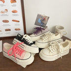 Damen Plateau-Sneaker mit modischem Obermaterial und stylischer Schnürung