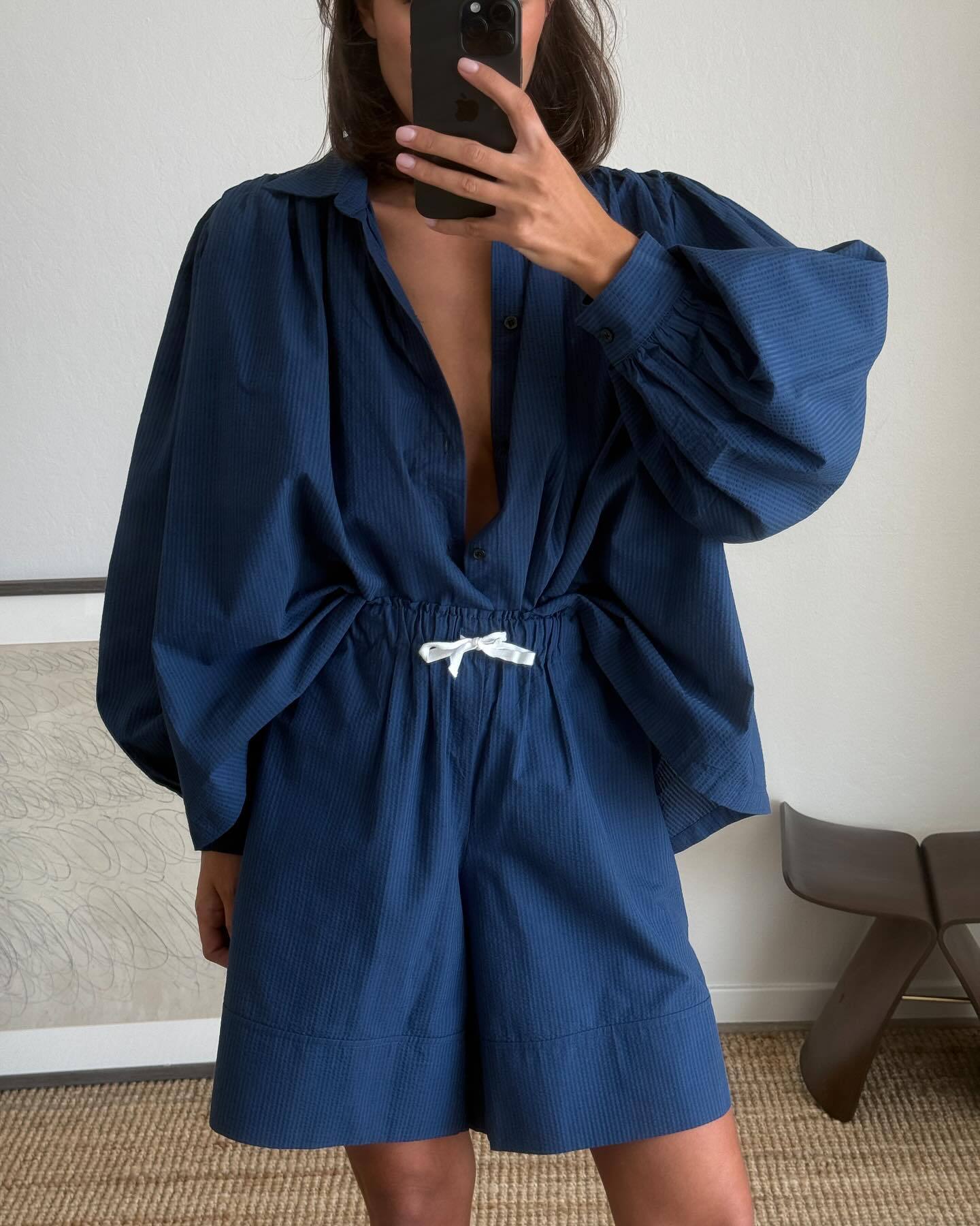 Damen lässiges Kombi-Outfit mit lockerer Bluse und Shorts R&B