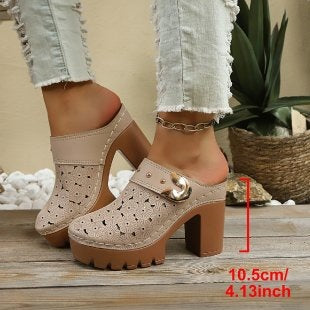 Damen Komfortable und stylische Clogs mit dekorativem Anhänger R&B