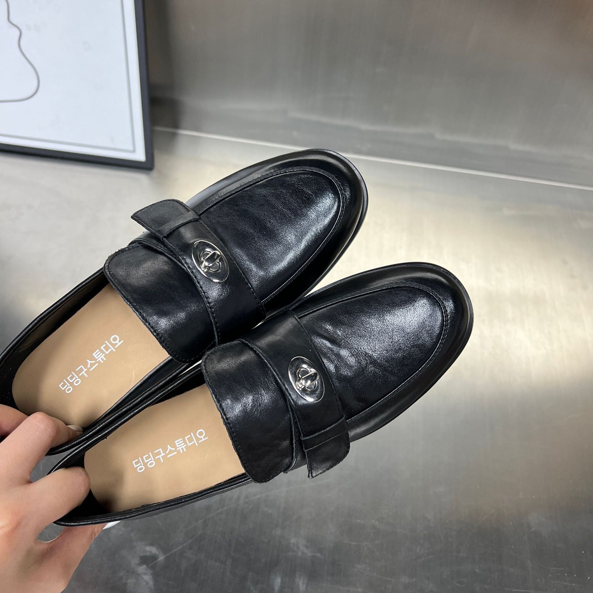 Damen Luxus-Leder Mokassins mit modischem Schmuckdetail R&B