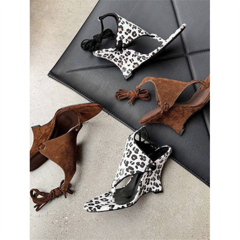 Damen Wedge-Sandalen mit modischem Leopardenprint und Riemchen R&B