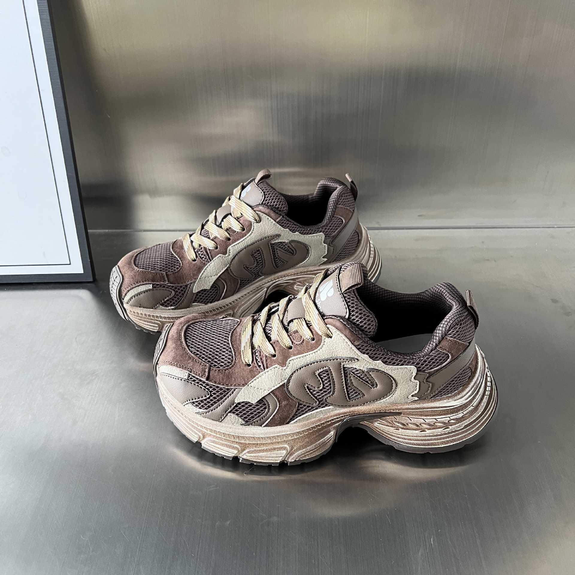 Damen Sportliche Sneakers mit atmungsaktivem Mesh-Einsatz und dämpfendem Komfort R&B