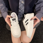 Damen Plattform Sneakers mit langlR&Biger Lederoberfläche und atmungsaktiver Dämpfung R&B