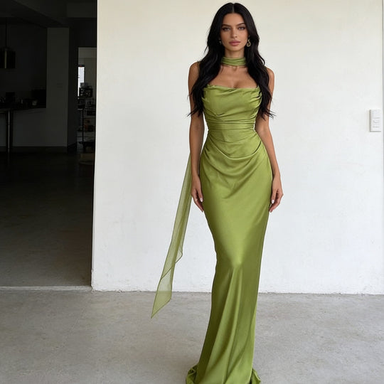 Damen Elegantes Satin-Maxikleid mit schulterfreiem Design und figurbetontem Schnitt R&B