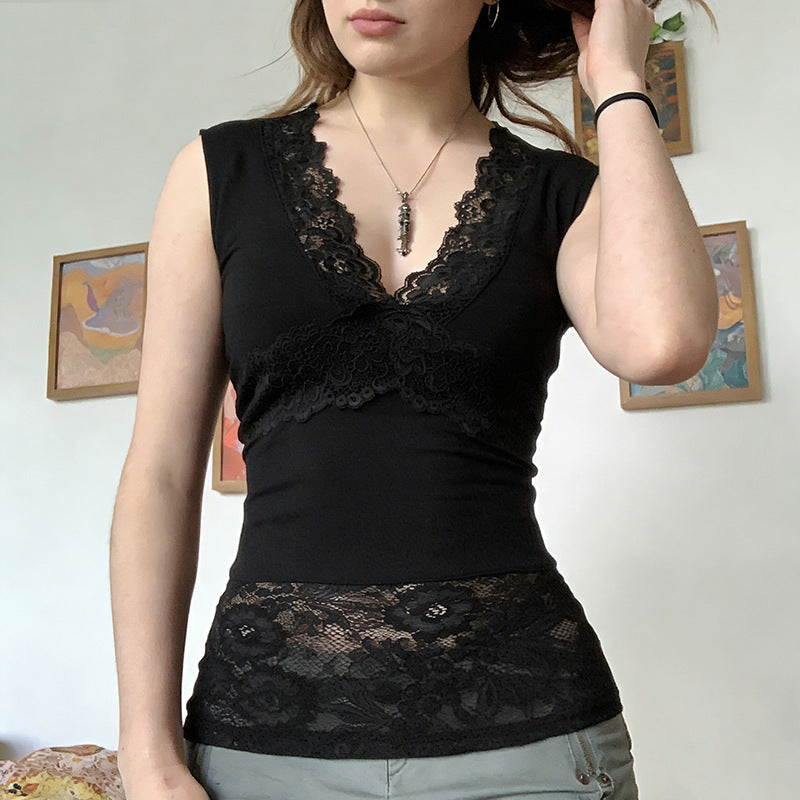 Damen-Spitzen-Tanktop mit tiefem V-Ausschnitt und dekorativen Rüschendetails R&B