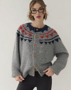 Damen kuscheliger Strickcardigan mit grafischem Norweger-Muster und Holzknopfdetails R&B
