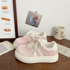 Damen Plattform-Sneaker mit verspielten Design-Details und bequemer Dämpfung