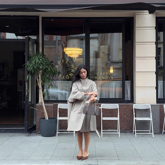Damen Oversized Trenchcoat mit minimalistischen Knopfdetails R&B