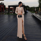 Damen Elegantes Maxikleid mit raffinierten Seitenschlitzen und langen Ärmeln R&B