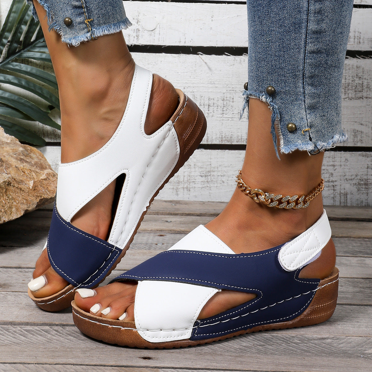 Damen Komfortable Sandalen mit bequemem Fußbett und modischem Schnitt