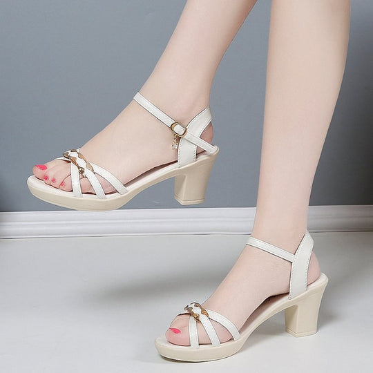 Damen nan Riemchensandalen mit gepolstertem Fußbett und elegantem Kettenakzent R&B