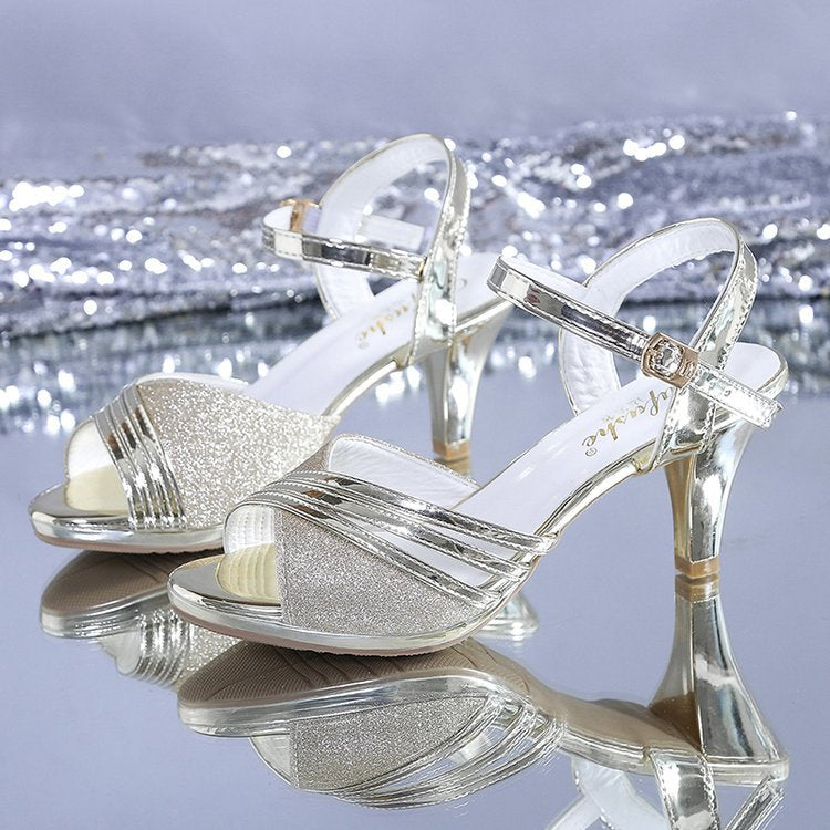 Damen Elegante Sandalen mit schimmernden Akzenten und modischem Absatz