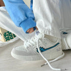 Damen Sneakers mit einzigartigem Design und verspielten Akzenten