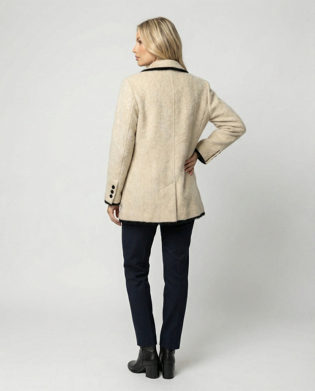 Damen Grobstrickjacke Damen weit geschnittener Doppelreiher Mantelblazer aus Flauschgarn mit Reverskragen und Pattentaschen R&B