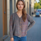 Damen Strickjacke mit kreativem Farbmuster und goldenen Knöpfen R&B