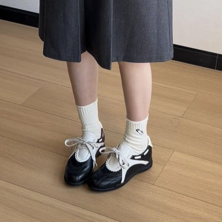 Damen Komfortable Sneaker mit elegantem Schnitt und raffinierten Details R&B