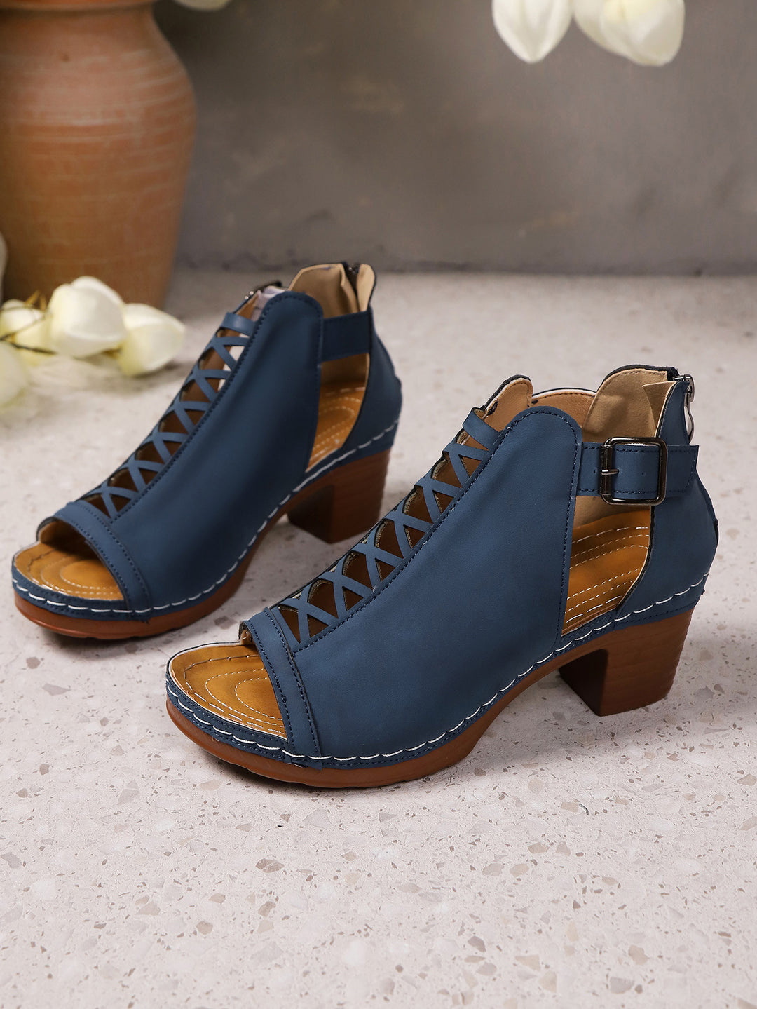 Damen nan Riemchen-Sandalette mit gekreuztem Riemchenmuster, Fersenreißverschluss und gepolstertem Komfortfußbett R&B