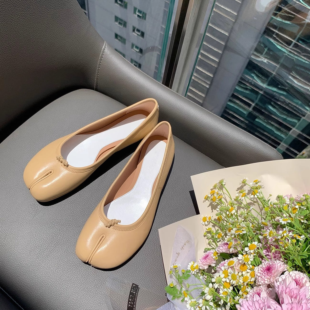 Damen Ballerinas mit glänzender Oberflächenstruktur und zierlicher Schleifenverzierung R&B