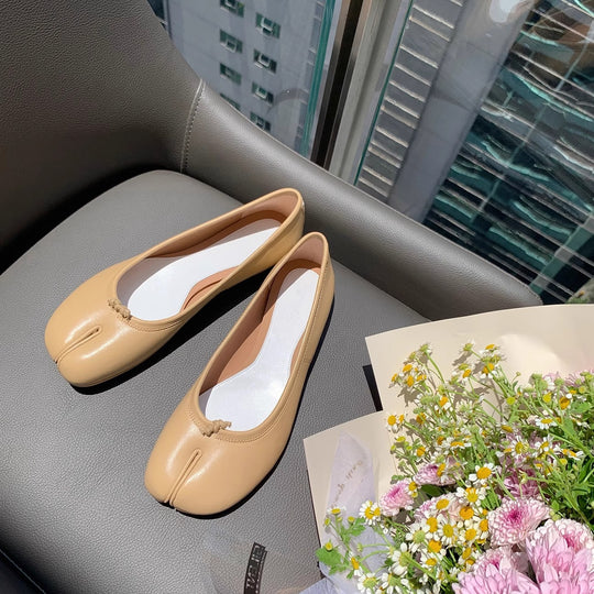Damen Ballerinas mit glänzender Oberflächenstruktur und zierlicher Schleifenverzierung R&B
